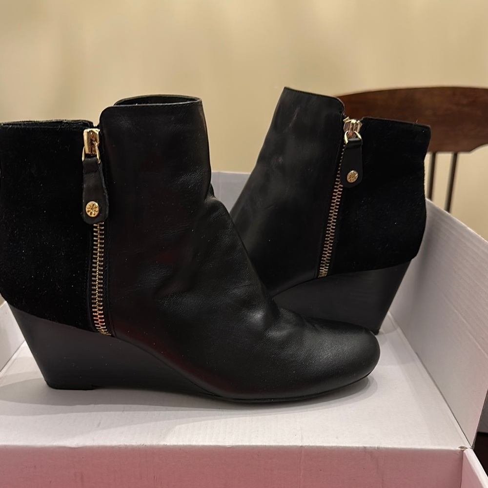 Isaac Mizrahi Black Wedge Ankle Boots